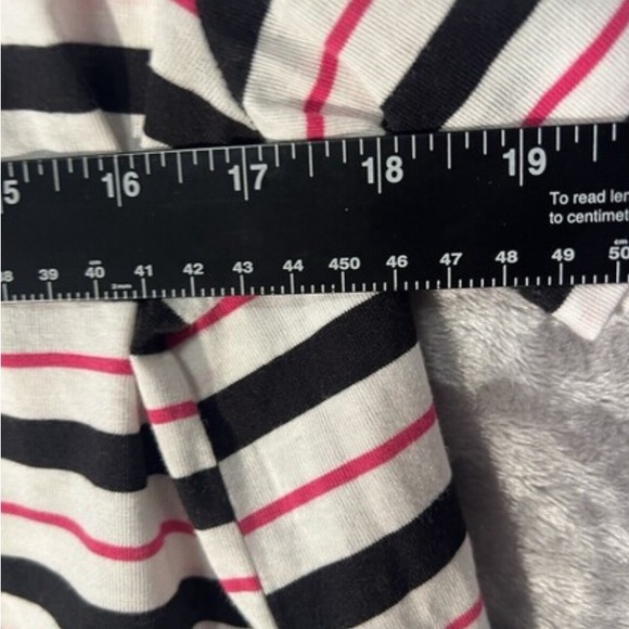 NWT Pochacco Hello Kitty XL Cropped T-Shirt - Picture 3 of 4